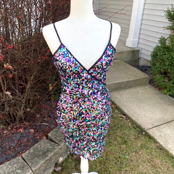 Multi Sequin Sleeveless V-Neck Bodycon Mini Dress - Picture 3 of 9